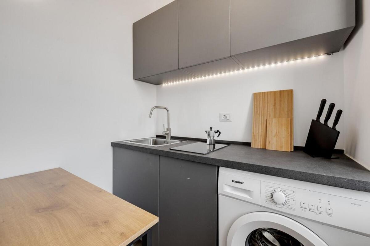 Homeby, Cozy Penthouse Apartment มิลาน ภายนอก รูปภาพ