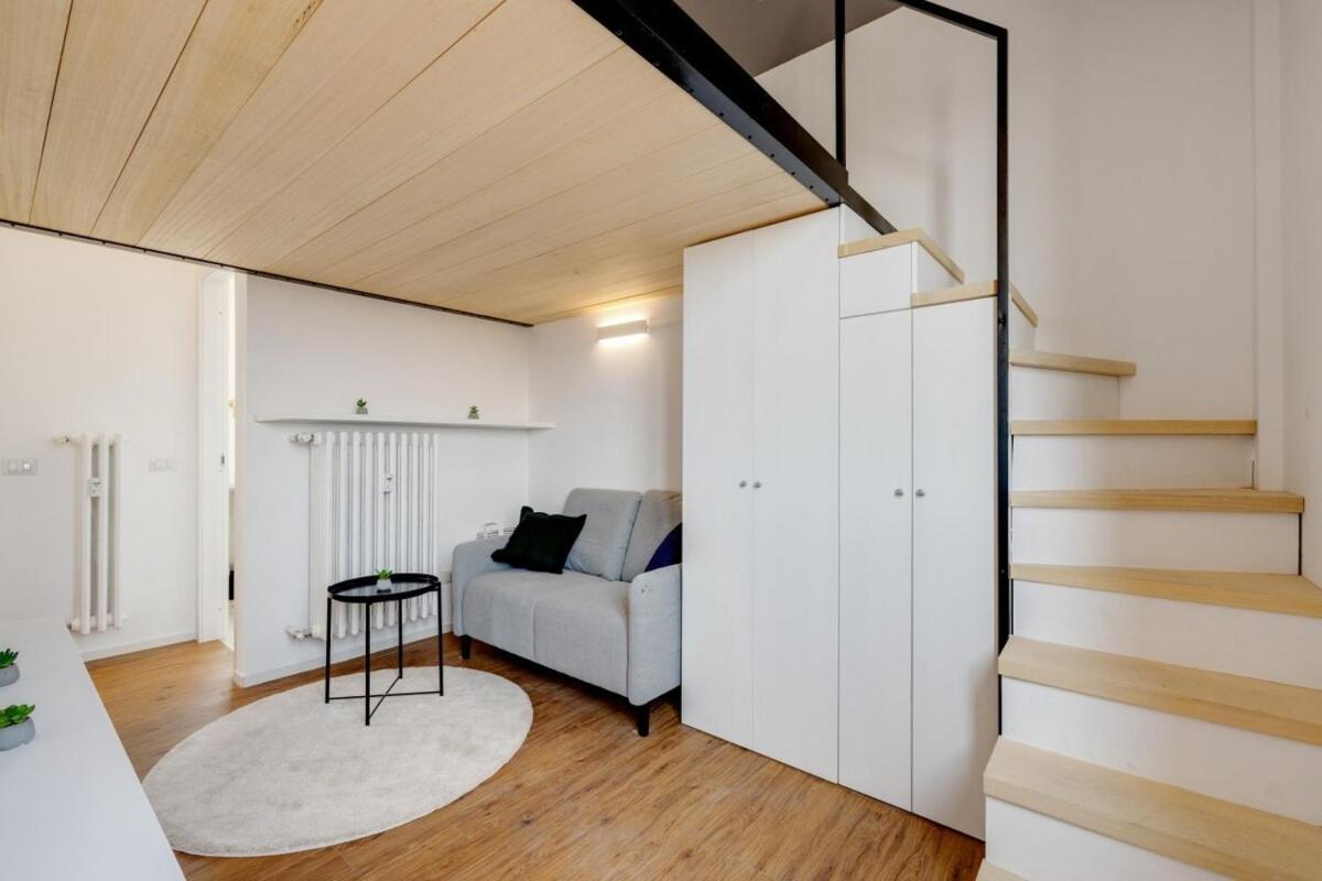 Homeby, Cozy Penthouse Apartment มิลาน ภายนอก รูปภาพ
