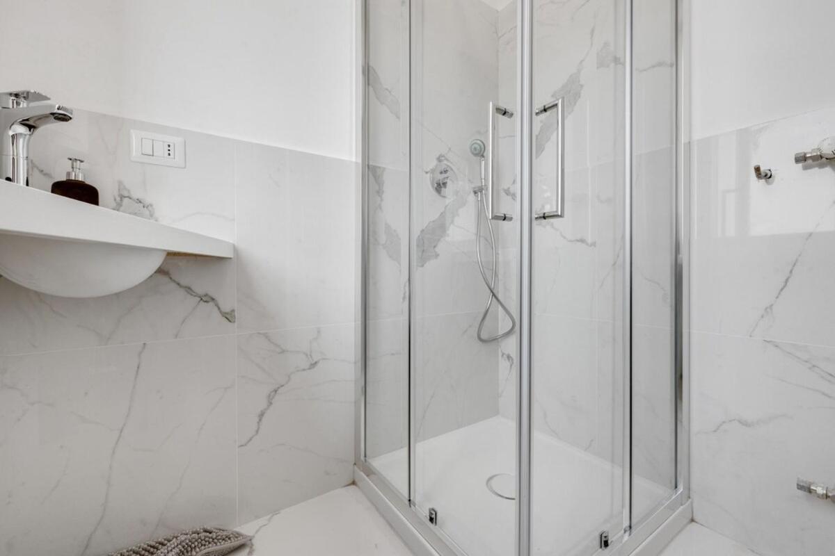 Homeby, Cozy Penthouse Apartment มิลาน ภายนอก รูปภาพ