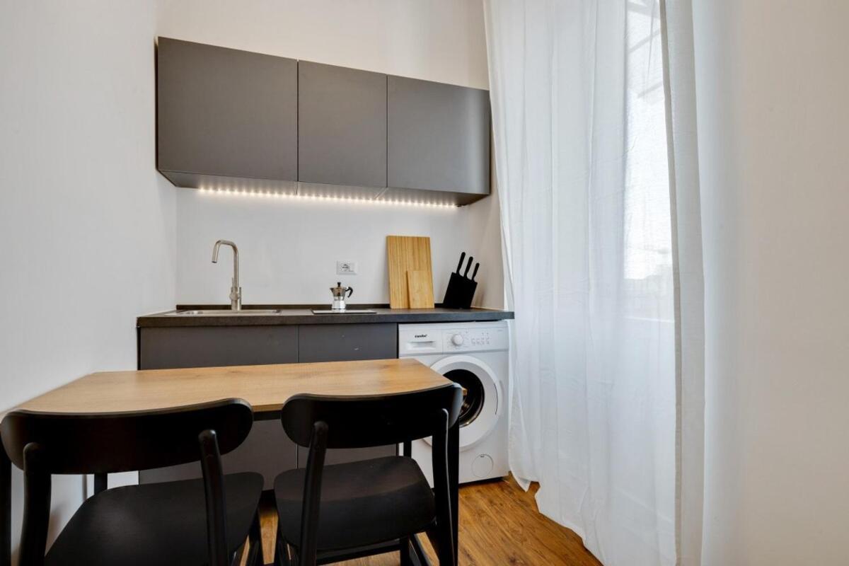 Homeby, Cozy Penthouse Apartment มิลาน ภายนอก รูปภาพ