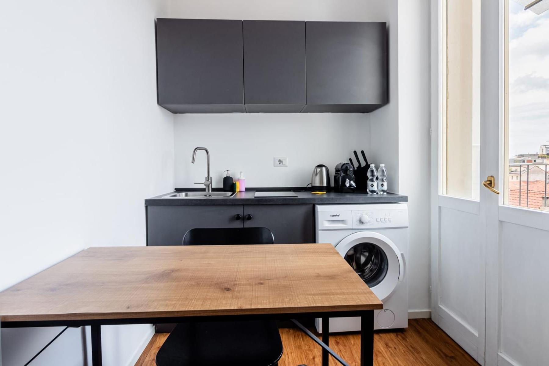 Homeby, Cozy Penthouse Apartment มิลาน ภายนอก รูปภาพ