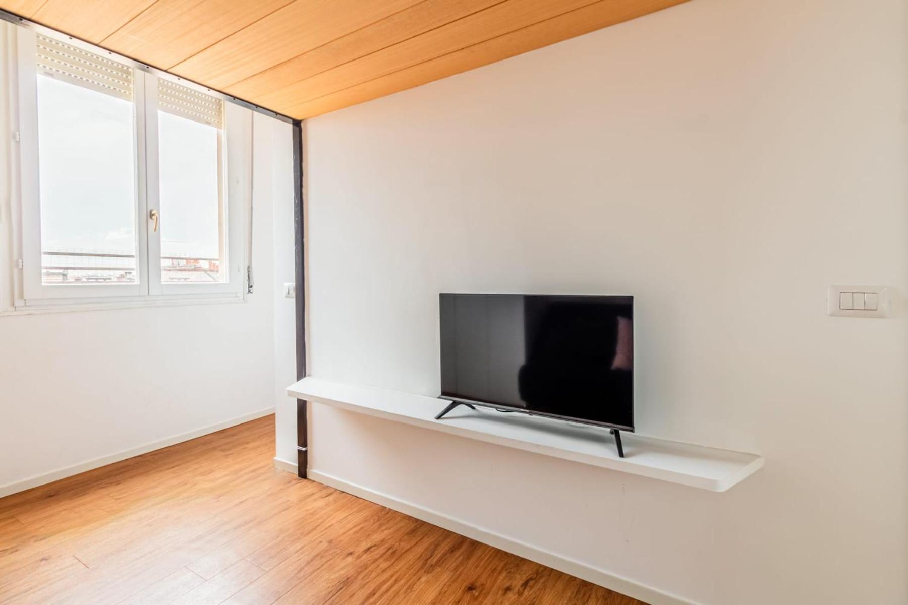 Homeby, Cozy Penthouse Apartment มิลาน ภายนอก รูปภาพ